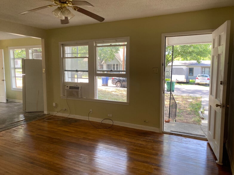 Building Photo - 2206 Lee Hall