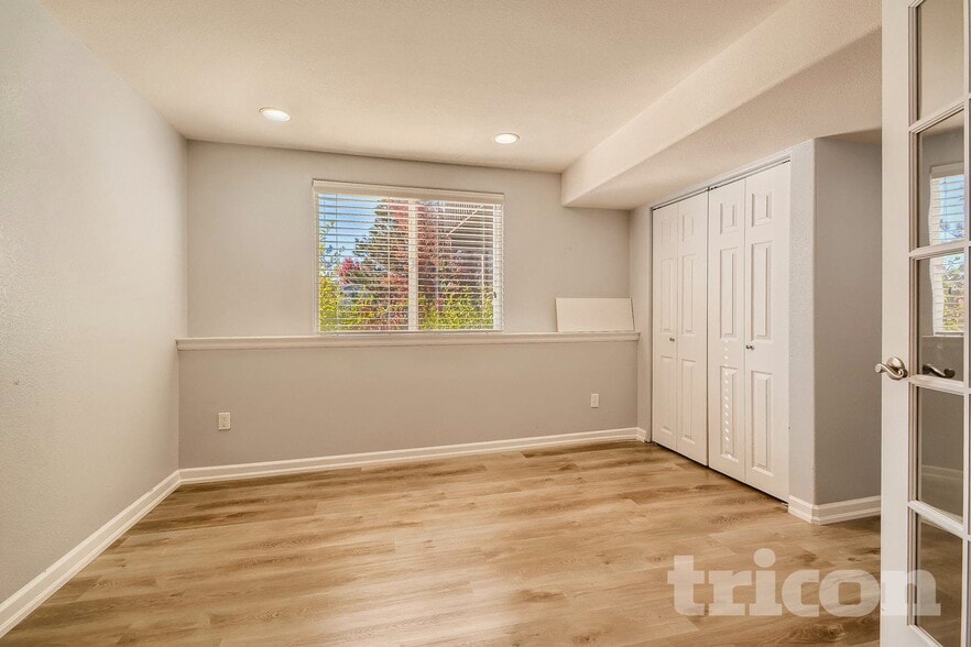 Building Photo - 5971 S Zeno Ct