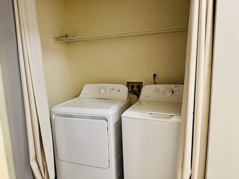 Washer & Dryer - 600 Audubon Lake Dr