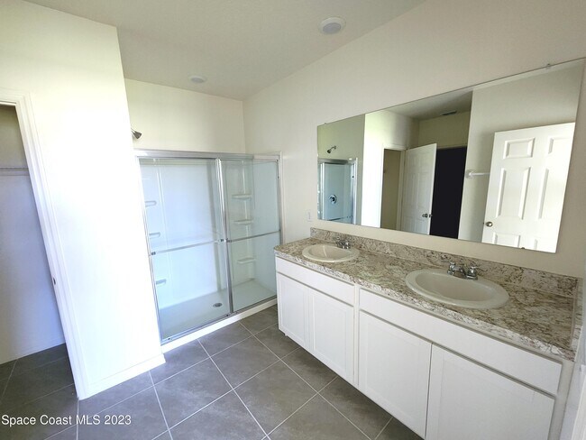 Building Photo - 4925 Amasa Cir