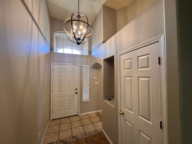 Building Photo - 9701 Tapatio Dr NW