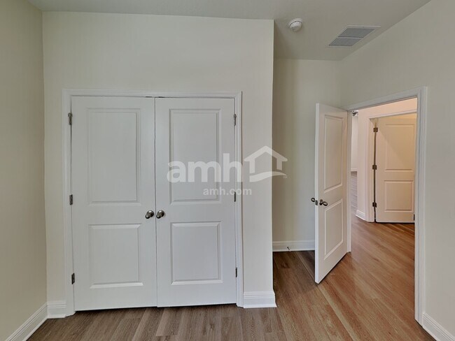 Building Photo - 5981 Sycamore Pl St