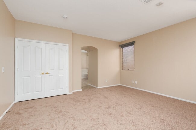 Building Photo - Enormous Silverado Ranch pool home with new paint and carpet