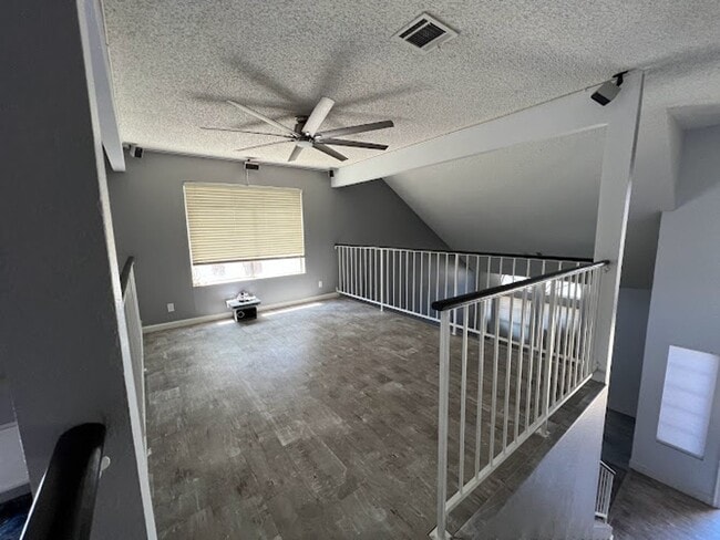 Building Photo - Custom 3 bedroom home with master bedroom ...