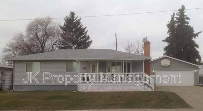 Primary Photo - 121 Riverview 4 E