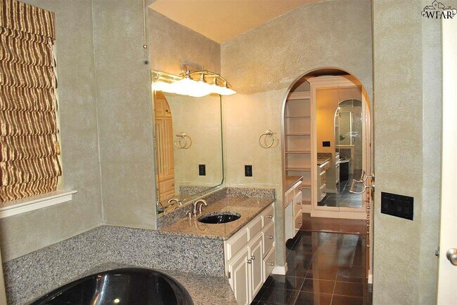 Building Photo - 3 Sand Piper