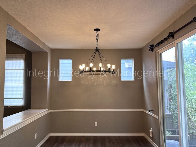Building Photo - 10644 Wildhurst Cir
