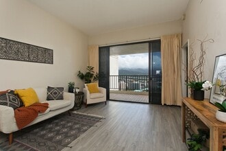 Building Photo - PENTHOUSE 2 Bed, 2 Bath, 2 Parking