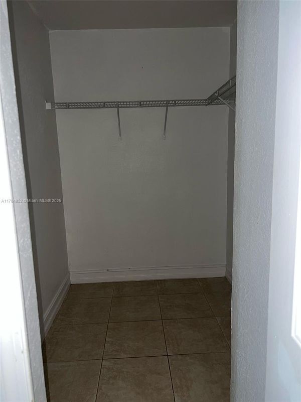 Building Photo - 2460 SE 15th Pl