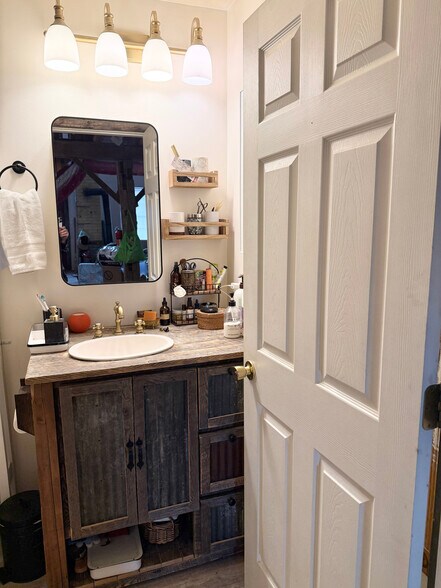 Building Photo - 130 US-4