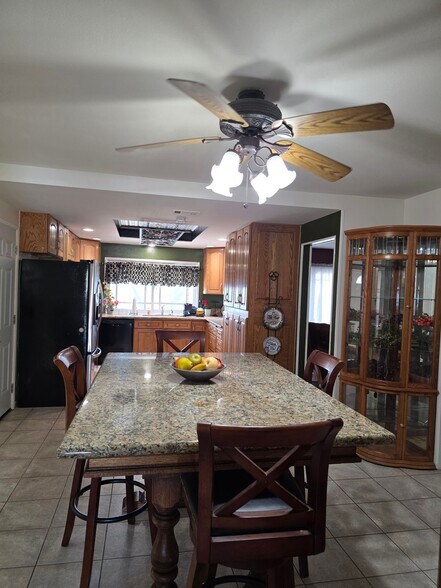 Building Photo - 3154 Luxurious Highland Home