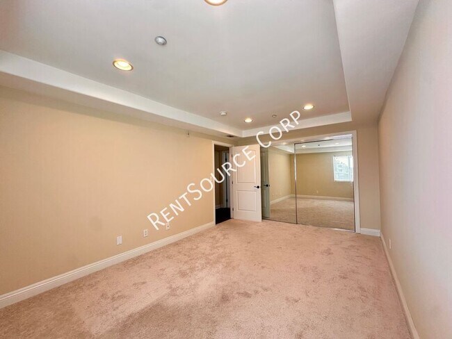 Building Photo - 4220 Fair Ave