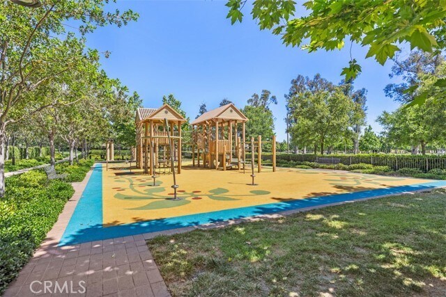 Building Photo - 717 Spring Gdn