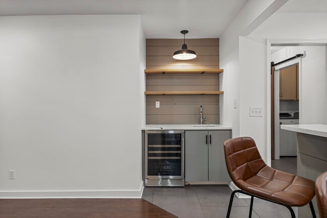 Building Photo - 5827 Winvelly Dr