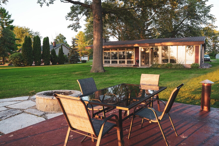 Building Photo - N3203 Ecker Lakeland Dr