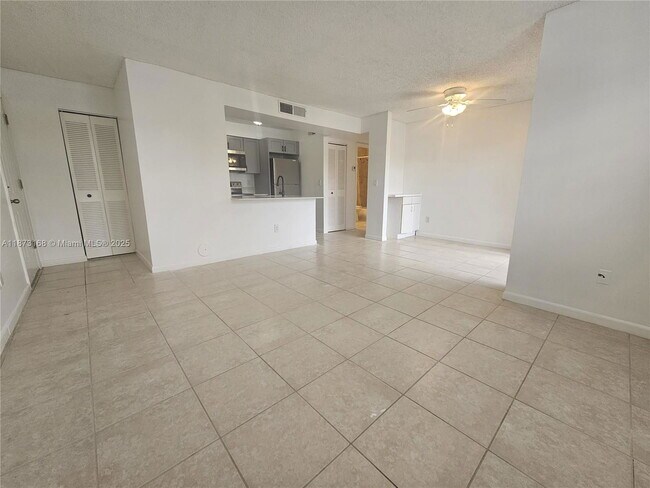 Building Photo - 1247 SW 46th Ave
