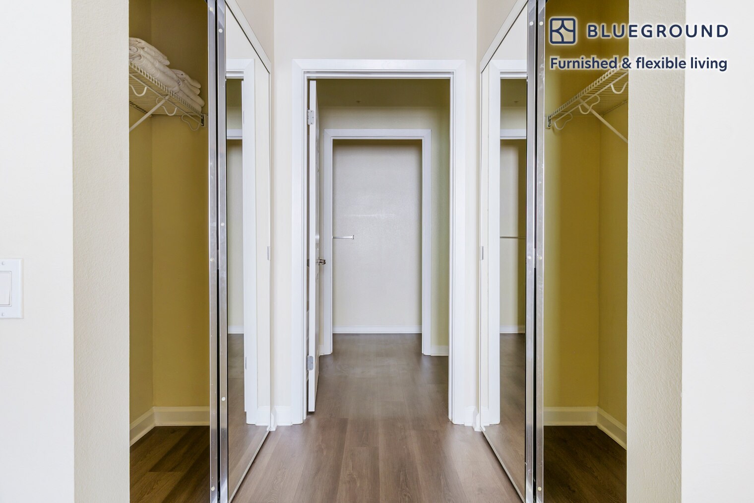 Building Photo - 853 Commodore Dr