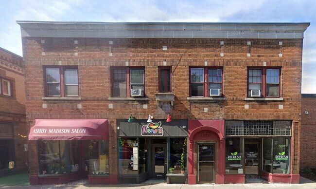 Building Photo - 693 Park Ave