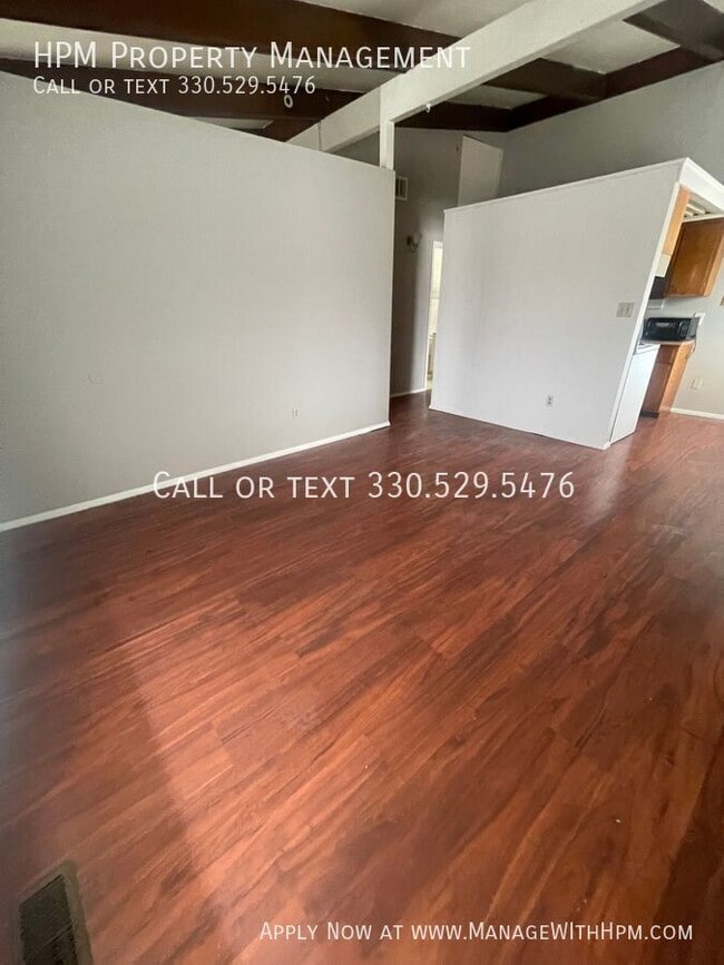 Building Photo - 873 Bryant Ave