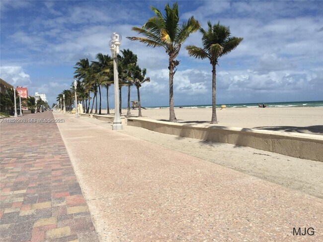 Building Photo - 1201 S Ocean Dr