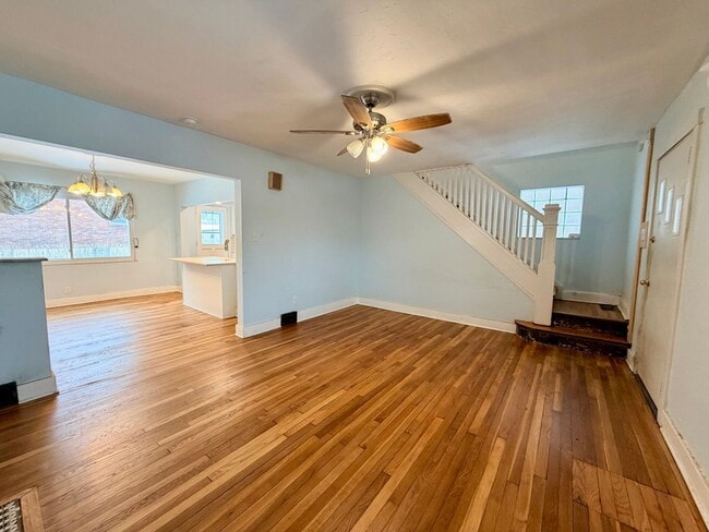 Building Photo - 1612 Oak Grove St