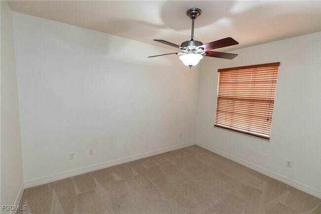 Building Photo - 10094 Mimosa Silk Dr
