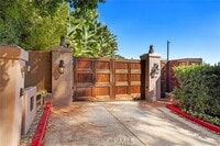 Building Photo - 1316 Beverly Grove Pl