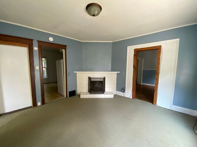 Building Photo - 714 Village