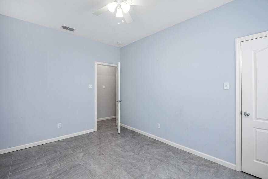 Building Photo - 1638 Clare Dr