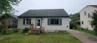 Building Photo - AVAILABLE September - 4 Bed 3 Bath w/ Spacious Back Deck - SHORT TERM LEASE TILL END OF APRIL