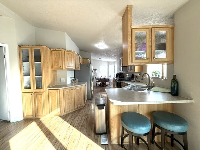 Building Photo - 2995 Wapato Lake Rd