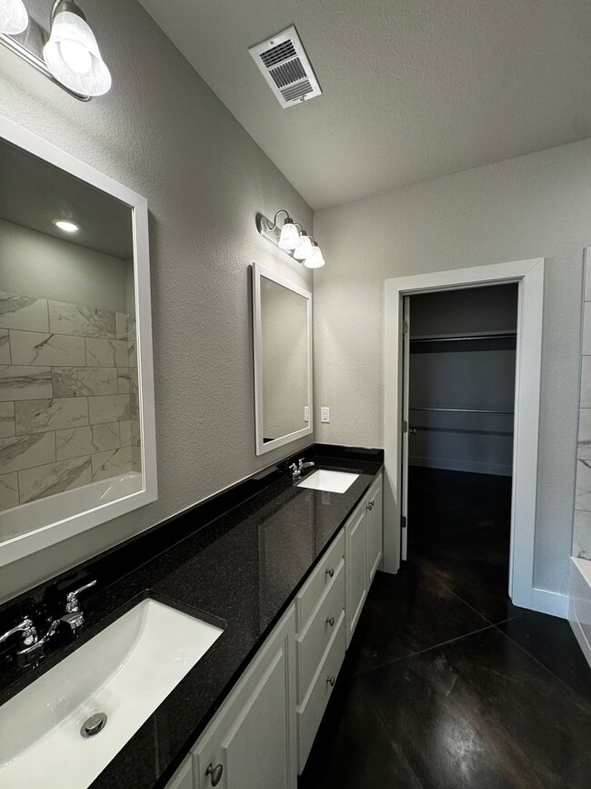 Building Photo - NEW Home located in Heritage Hills!!! 3/2/2 CISD