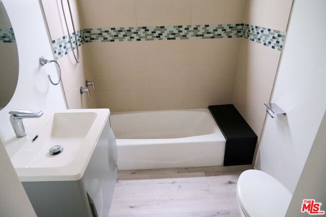 Building Photo - 5112 Edgewood Pl