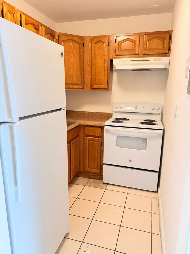 Building Photo - One-bedroom for rent in Pompano Beach