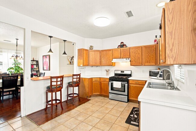 Building Photo - 2910 Green Valley Trail Dr