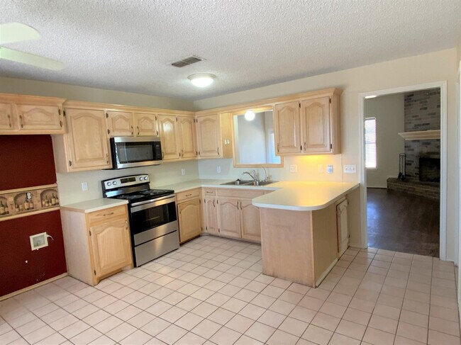 Building Photo - 6845 Iola Ave