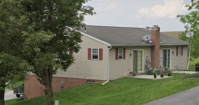 Building Photo - Coming Soon! Beautiful 3 Bed / 1.5 Bath in Dallastown School District!