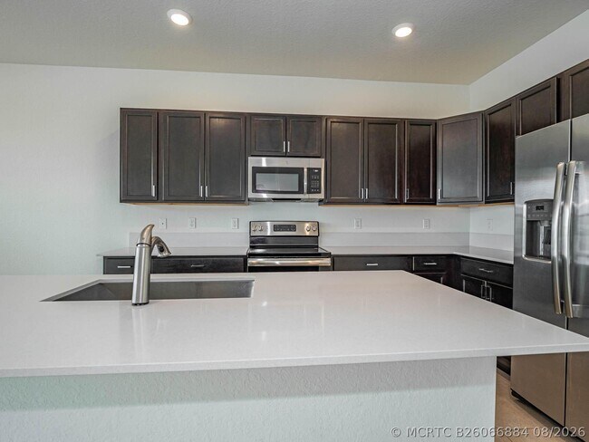 Building Photo - 10032 W Villa Cir