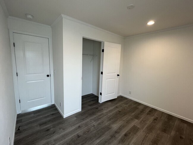 Building Photo - 7 Sandpiper Ln