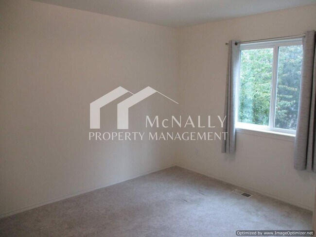 Building Photo - 1166 Leschi Dr