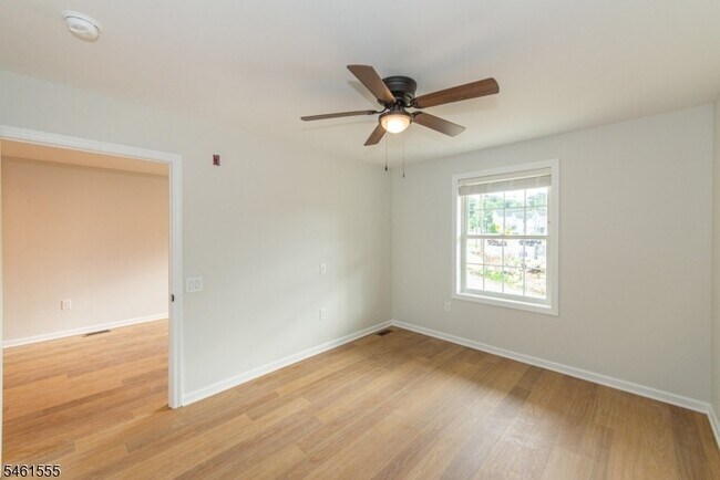 Building Photo - 39 Ledgewood Ave