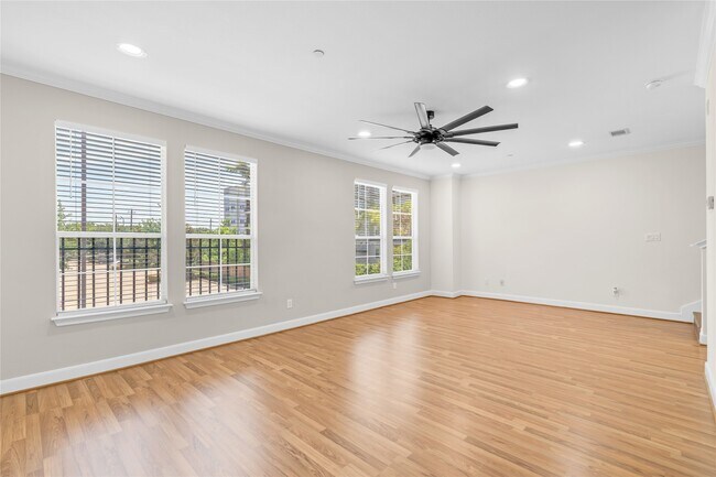 Building Photo - 3001 Murworth Dr