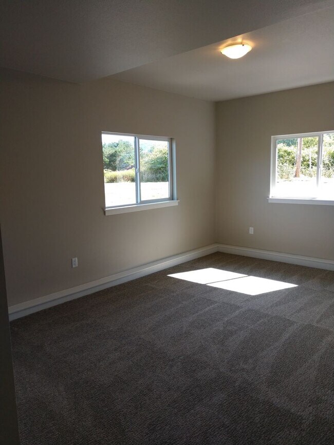 Building Photo - 2235 Electric Ave