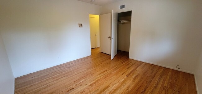 Building Photo - Classic, Midcentury 3 bedroom with Den, 2.5 bath home nestled into hillside with secluded backyar...