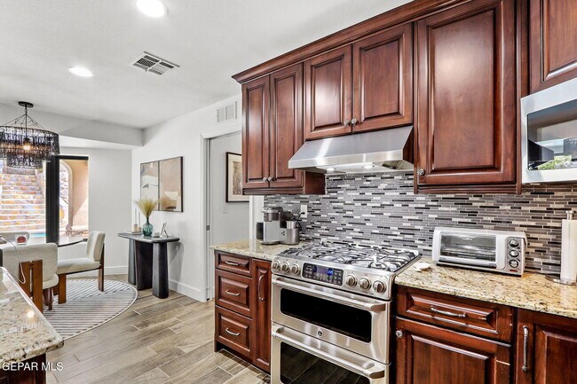 Building Photo - 1316 Hookridge Dr