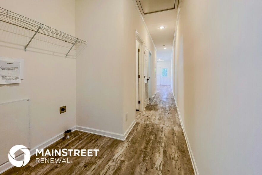 Building Photo - 1705 19th St S