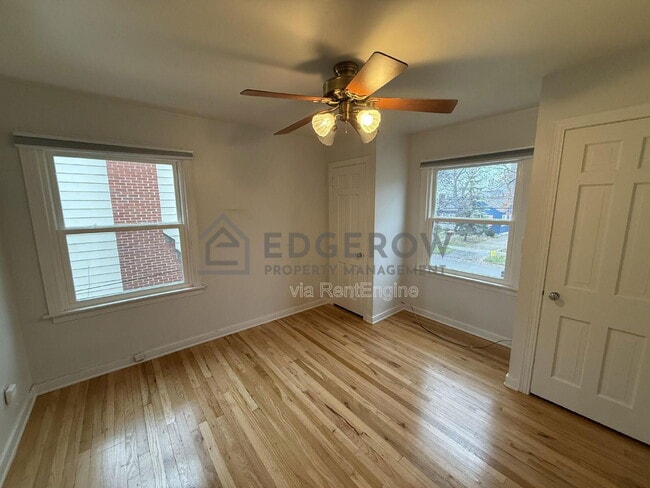 Building Photo - 844 Reynard St SE