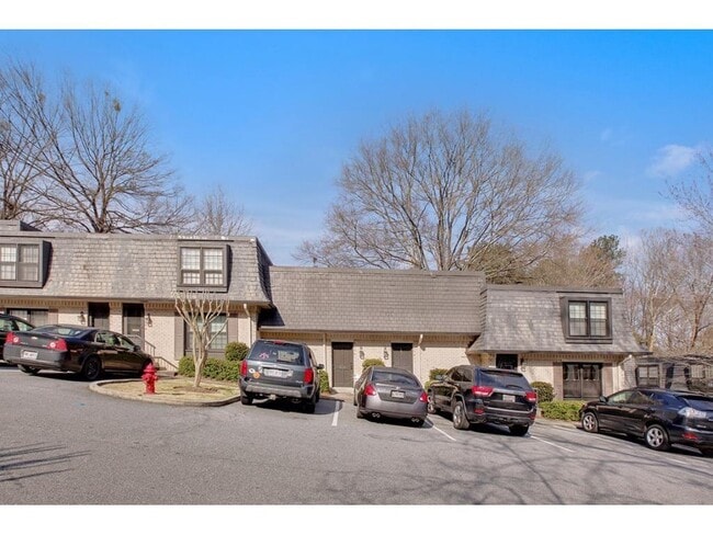 Building Photo - 150 Maribeau Square NW