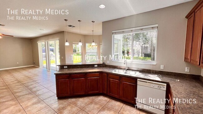 Building Photo - 12811 Moss Park Ridge Dr