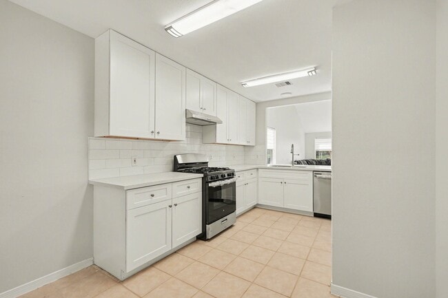 Building Photo - 17447 S Summit Canyon Dr